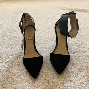 Zara Trafaluc. Pointed-toe Heels with Ankle Strap